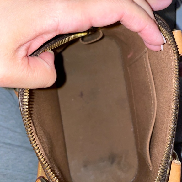 Louis Vuitton Alma - Picture 5 of 7